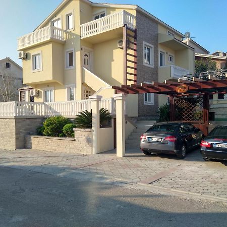 Apartments Sandra Tivat Exteriér fotografie
