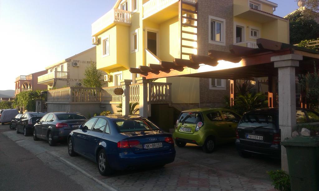 Apartments Sandra Tivat Exteriér fotografie