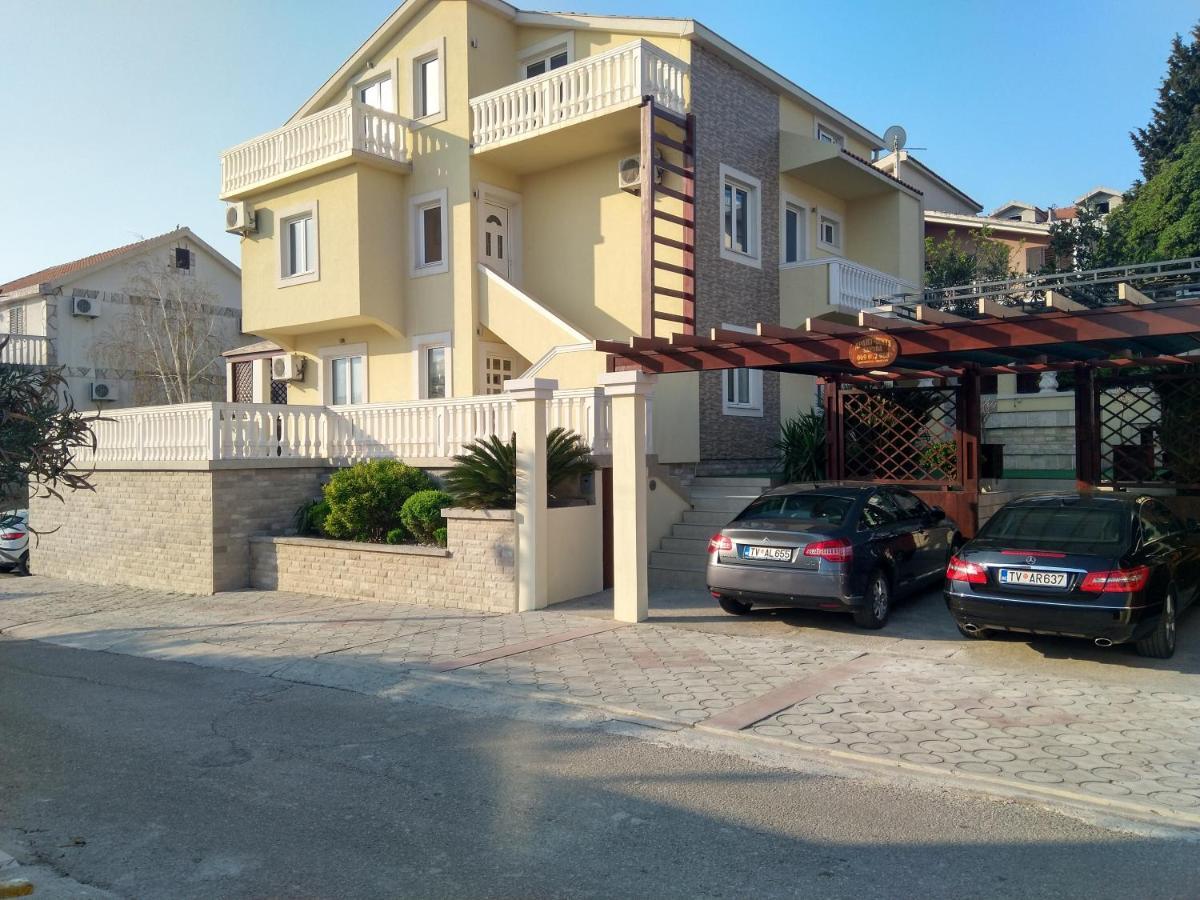 Apartments Sandra Tivat Exteriér fotografie